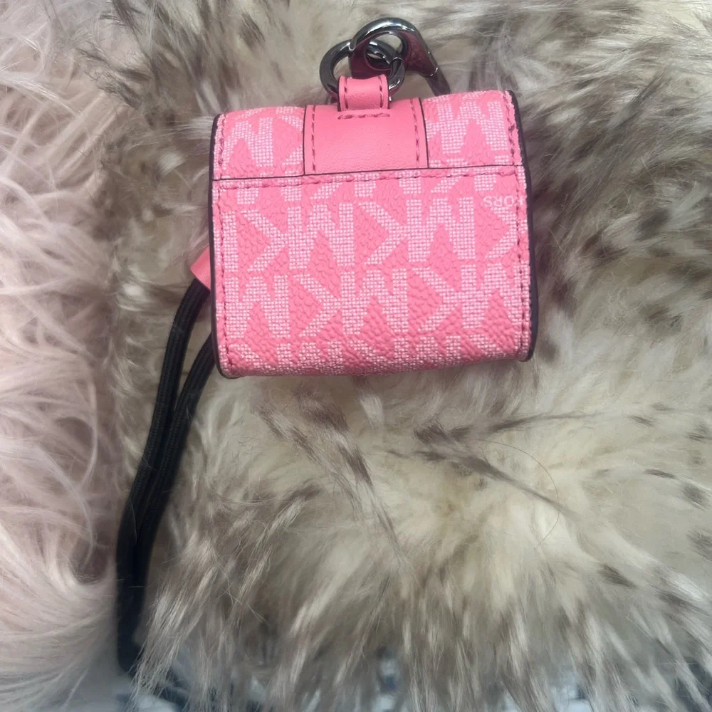 Michael Kors Pink earbuds case - Picture 3 of 4